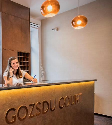 Gozsdu Court
