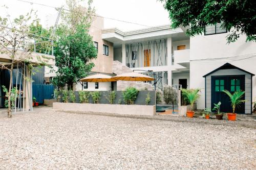 Resort type Family room for 4 to 5pax with pool