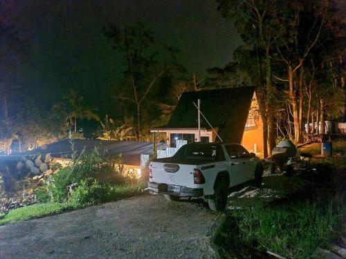 Casa Manta Mountain home, pool, bonfire, camping