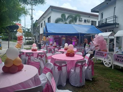 Clark pool villa private