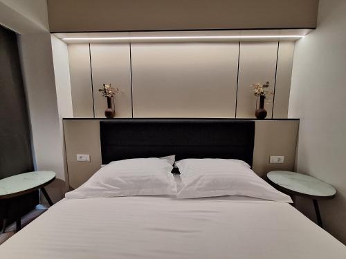 Executive Suites by Modern Living