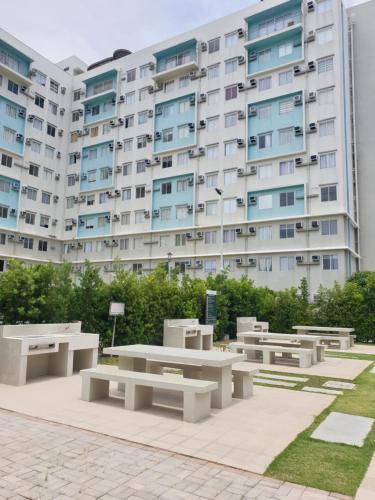 CZ Cozy Studio Unit with Hi-speed WiFi Netflix