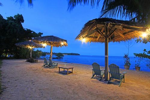 Jonas & Twins Resort