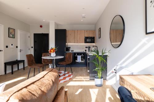 Kula Birmingham Queensgate