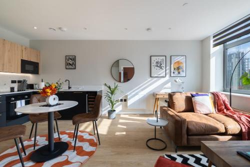 Kula Birmingham Queensgate