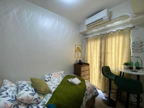 Natura Tropical Palm Suite