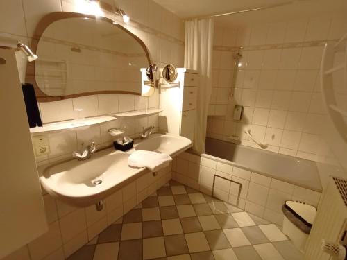 Hotel Pitlane Lodge & Restaurant