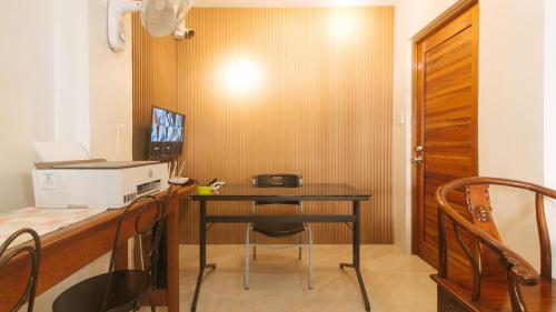 RedDoorz at Delorian Residences