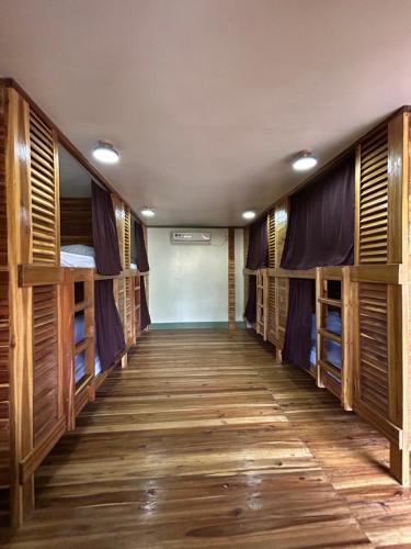 Islanders Hostel Port Barton