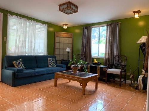 Cozy Family Home near Nuvali & Tagaytay with wifi