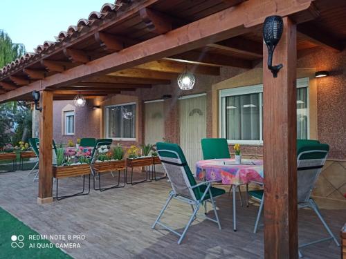 Los Jardines De Lola