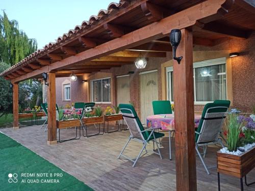 Los Jardines De Lola