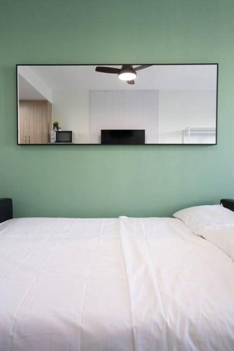 Seaside Charm-Cozy Studio Retreat Shore 2