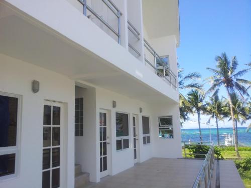 Club Boracay Apartelle