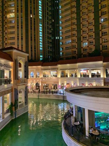 RARE unit at the Venice Luxury Residence With Balcony