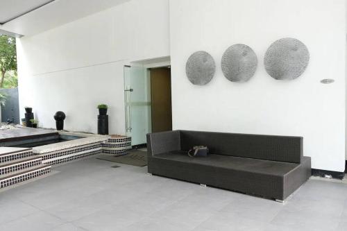 Marina- Avant BGC parking w fee