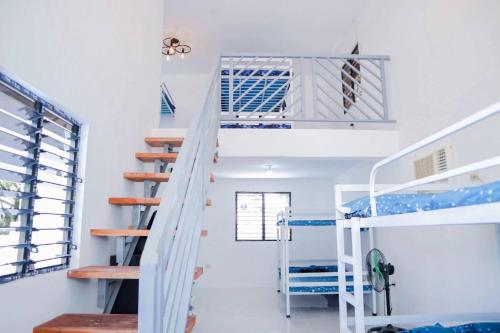 Puting Bakod- Vacation Home with Mountain & Lake View