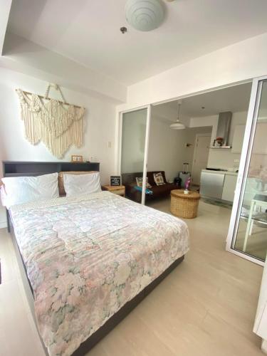 La Elyana - Azure Paranaque Staycation