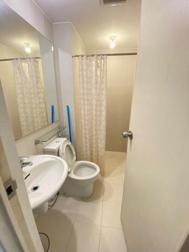 La Elyana - Azure Paranaque Staycation