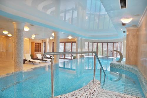 Retro Riverside Wellness Resort