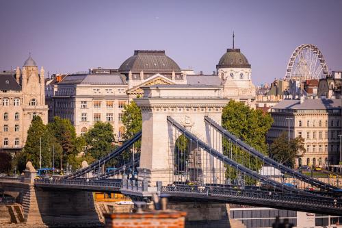 Carlton Hotel Buda Castle