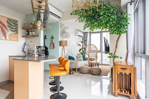 Tree of Life Penthouse 3BR w Gym Pool Sauna More