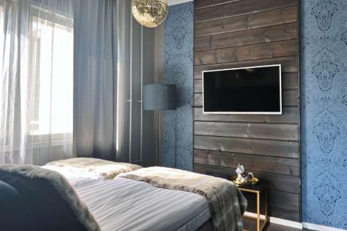 Golden Circle Suites