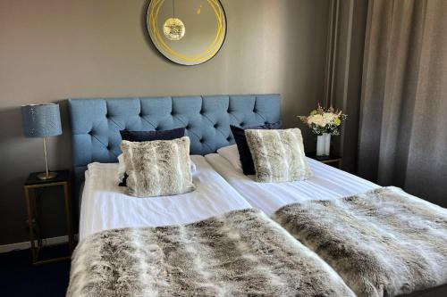 Golden Circle Suites