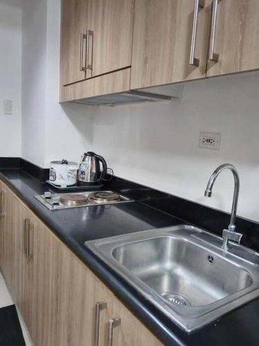 1 Bedroom Near MOA with Pool View - Shore 1 Residence