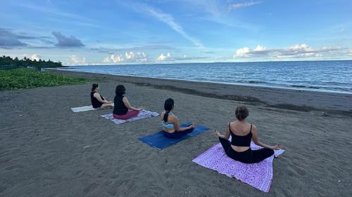 RedBeach House Private BEACH HOUSE with Pool Real Quezon