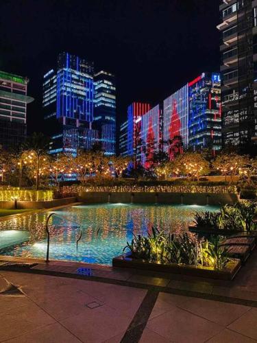 Cosy Suite Uptown Parksuites with Balcony Ultra fast wifi 250mbps