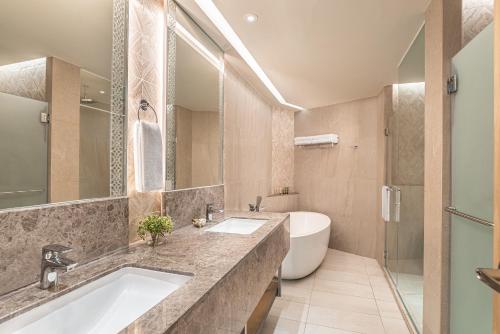 Henann Premier Coast Resort