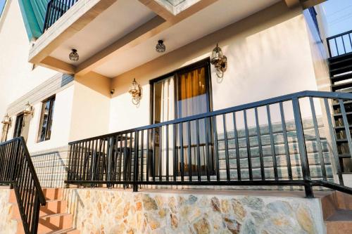Oka Tagaytay Escape