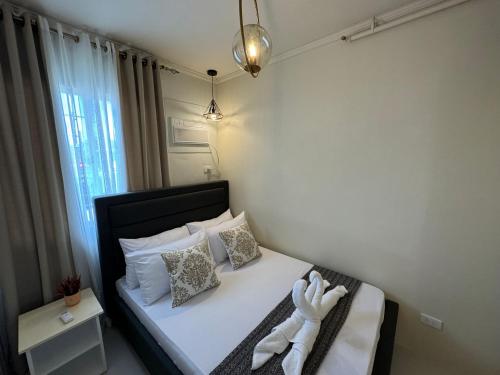 1 BedroomDeLuxe Condo w/Balcony, Pool & Gym