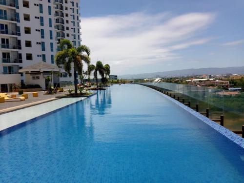 Mactan Newtown 8 boulevard Deluxe