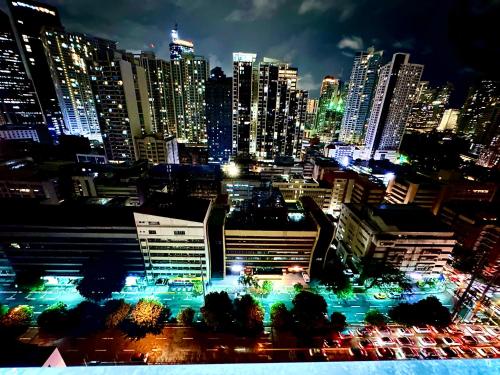 High Rise Condominium with Balcony, Pool, Gym, Skygarden, Grand lobby and Working Lounge 28F