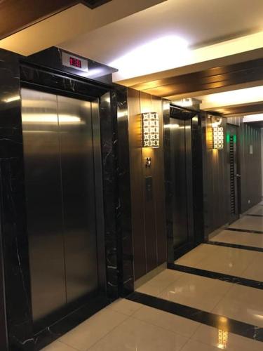 Twin Oaks Place West Tower