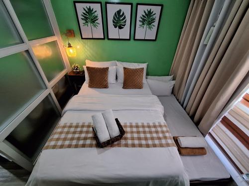 AJO PLACE TAGAYTAY unit 650 WITH PS4 & FREE PARKING