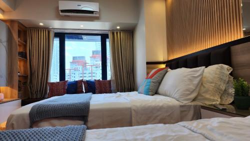 Air Residence Makati Suite Sophisticated Living Condo 300 Mbps