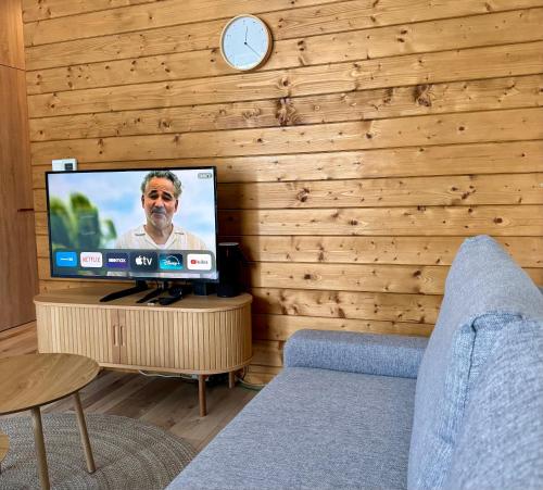 Lovely 1-bedroom vacation home with free parking