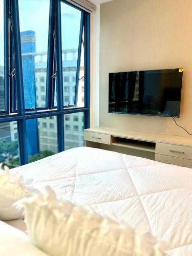 Luxe Studio at 38 Park Avenue IT PARK