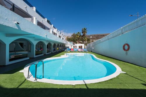 Eó Corona Cedral