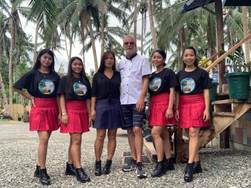 Lovely Beach House! Entire home