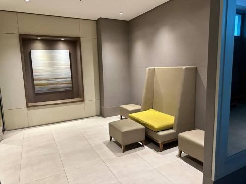 Cozi Chic 1br Condo beside One uptown Mall BGC