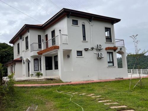 Serene Holiday Home Mt Taal View lel