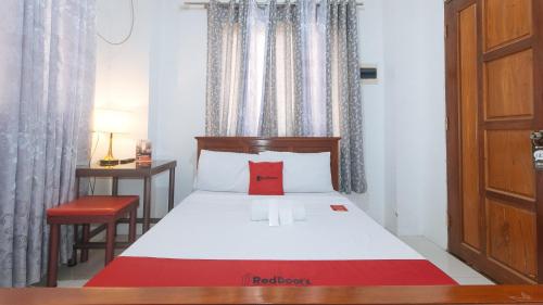 Jops Suites Budget Hotel By RedDoorz
