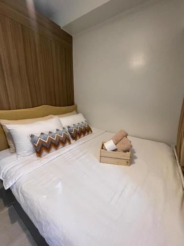 SHORE 2 Residences MOA