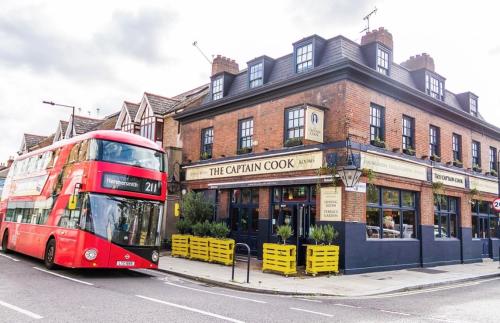 The Captain Cook Hotel