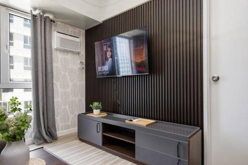 Furnished 1-Bedroom in Avida Towers Riala, Cebu IT Park with Fast WiFi, Netflix, Pool and More