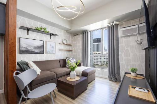 Furnished 1-Bedroom in Avida Towers Riala, Cebu IT Park with Fast WiFi, Netflix, Pool and More